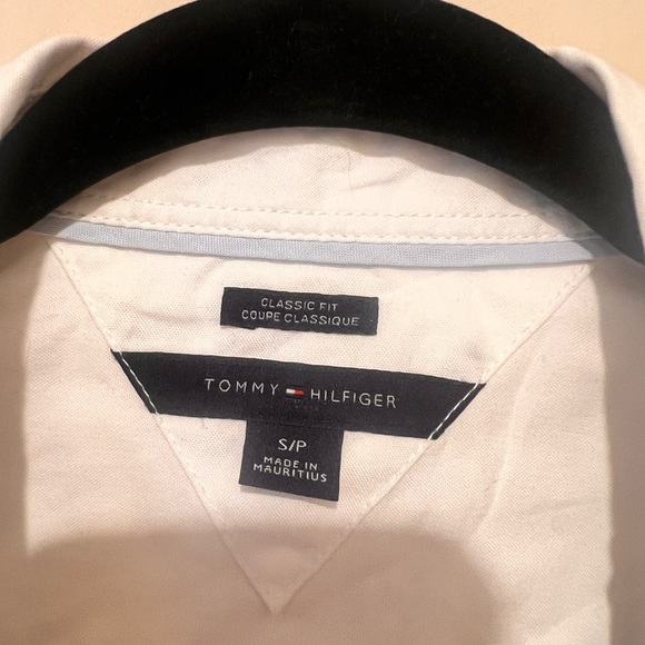 Tommy Hilfiger button down - Picture 2 of 3